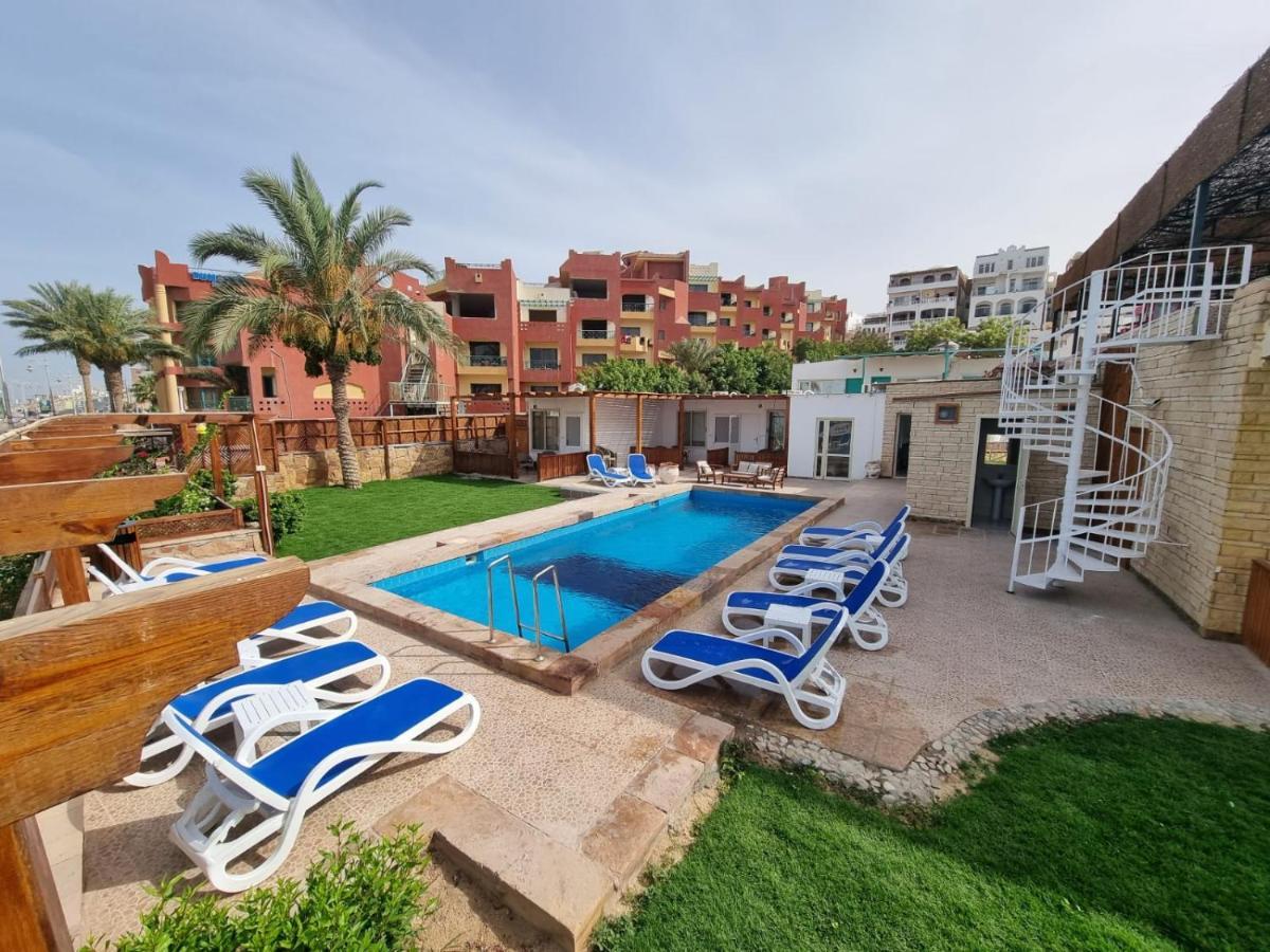 Lilly Lounge And Pool Accommodation For Adults Only Hurghada Exteriér fotografie